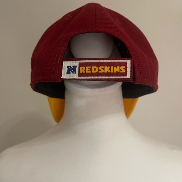 Vintage YOUTH Washington Redskins Cap - Burgundy and Gold - Adjustable Fit - Picture 2 of 7